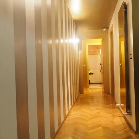 圣彼得豪华公寓